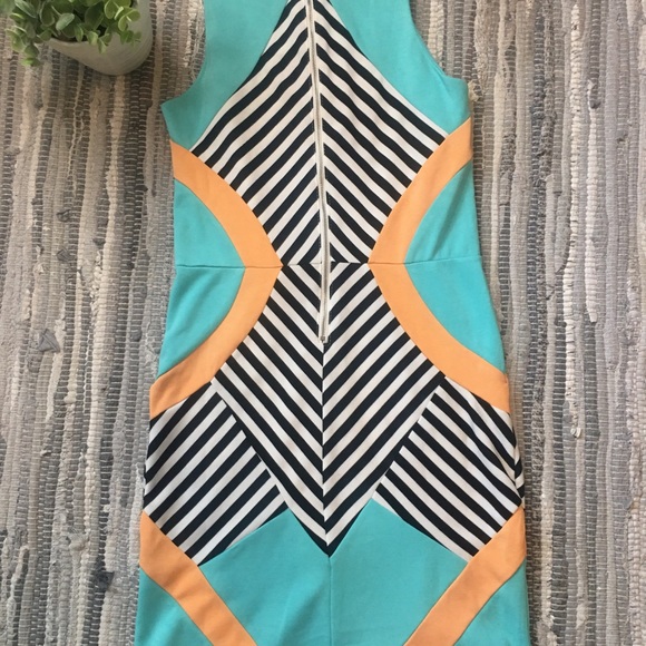 NWOT Paper Scissors Bodycon Geometric Dress in Black White Tourquoise Orange SZM - Picture 3 of 11